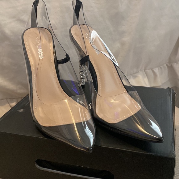 Clear toe pump - Picture 2 of 2